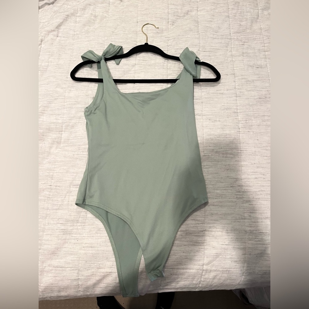 Gaze Light green bodysuit